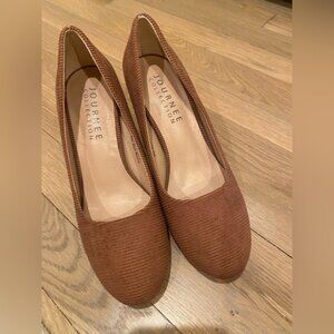 Journee Collection Fai Women's Brown corduroy block heel Pumps Size 8 Corpcore
